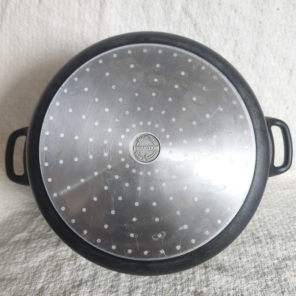 Scanpan Induction 7 Quart Nonstick Dutch Oven - Picture 10 of 15